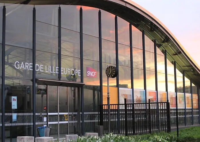 Maison 5 Chambres&5 Sdb Proche Métro&commerces Hébergement de vacances