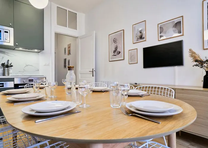 Maison 5 Chambres&5 Sdb Proche Métro&commerces Hébergement de vacances *