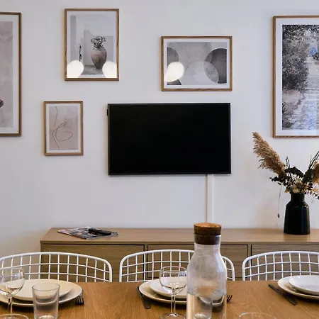 Maison 5 & 5 Sdb Proche Metro & Commerces *