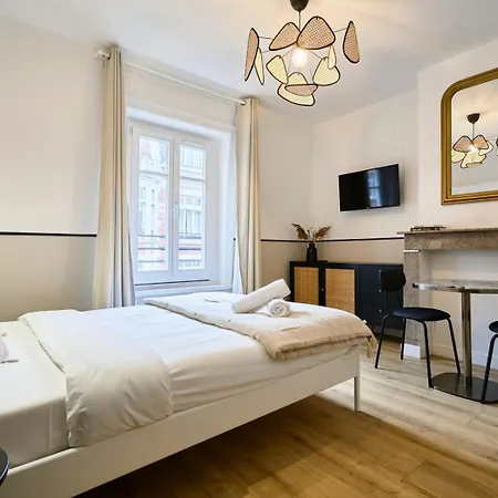 Dom wakacyjny Maison 5 & 5 Sdb Proche Metro & Commerces Lille