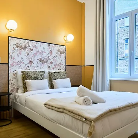 Maison 5 & 5 Sdb Proche Metro & Commerces *